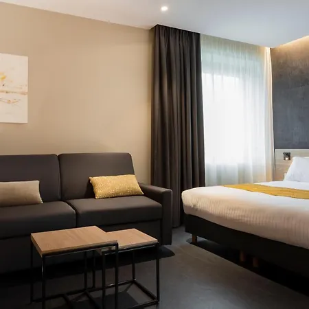 37 Paris La Defense 3* Courbevoie
