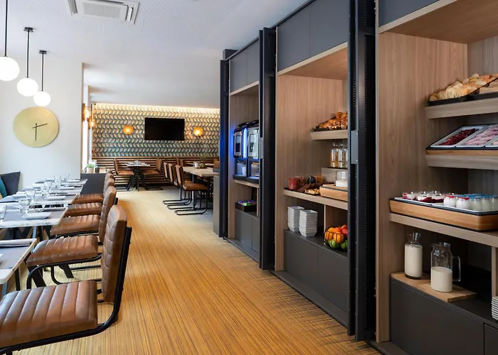 Aparthotel 37 Paris La Defense 3*