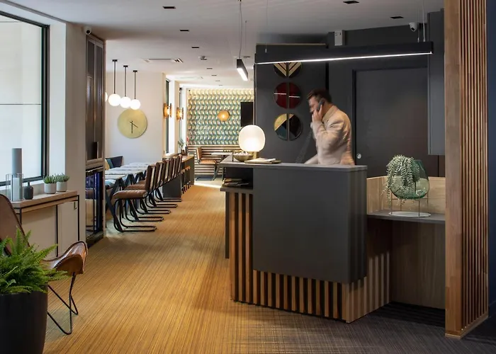 Aparthotel 37 Paris La Defense 3*