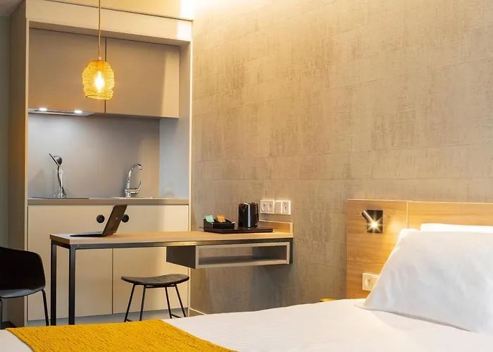 37 Paris La Defense 3* Courbevoie