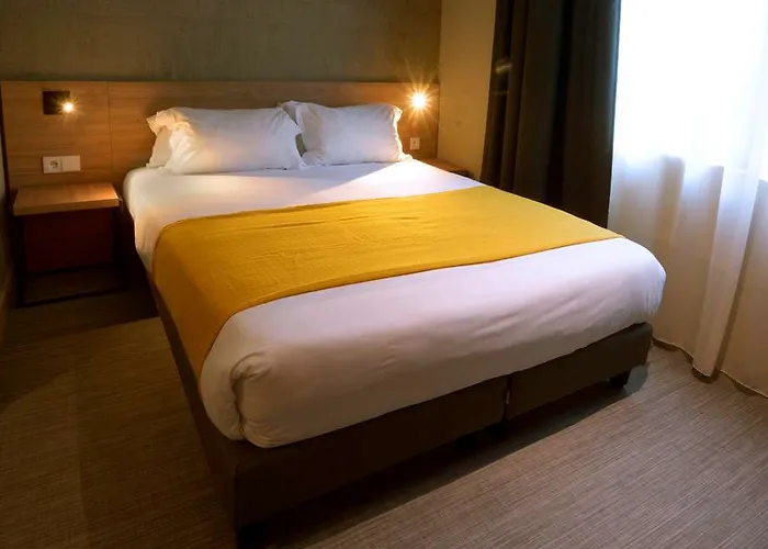 37 Paris La Defense 3* Courbevoie