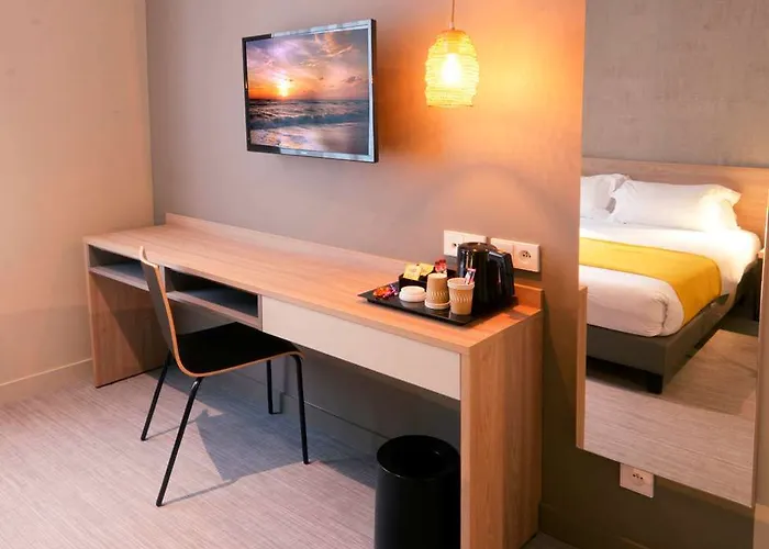 Aparthotel 37 Paris La Defense 3*